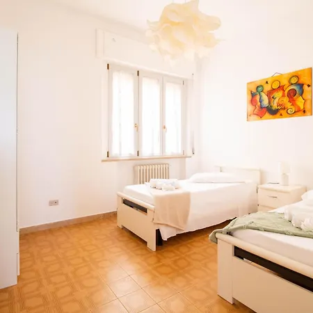 500 Mt Dal Mare - Wifi Ac Centro Citta 4 Posti Letto Lägenhet